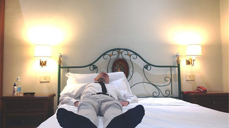 فلج خواب چیست و راه درمان آن چگونه است؟