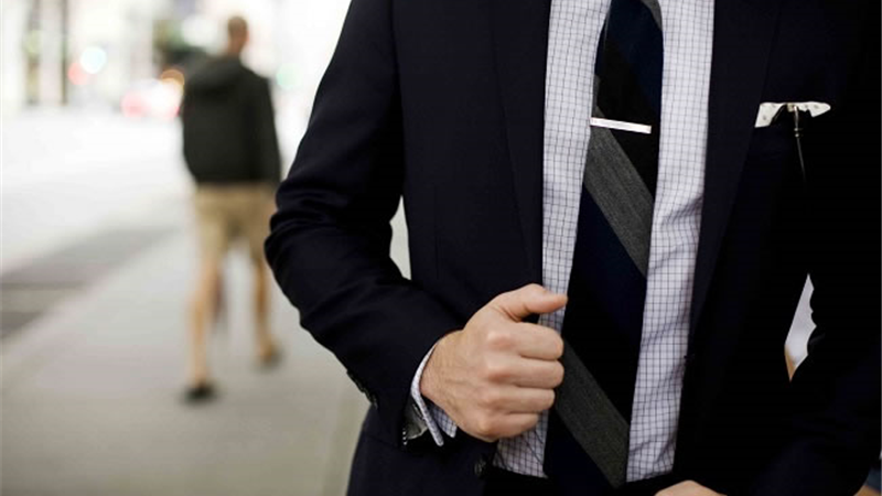 ویژگی‌های شخصیتی مردان و زنان مشکی‌پوش