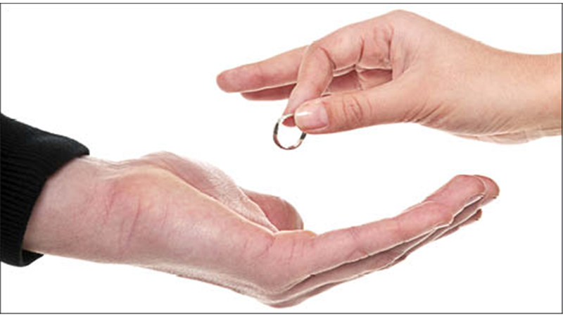 ازدواج با پیرمردها برای گرفتن مستمری