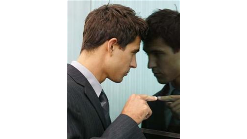 اجازه ندهید خودتان در ذهن‌تان خودتان را تخریب کند