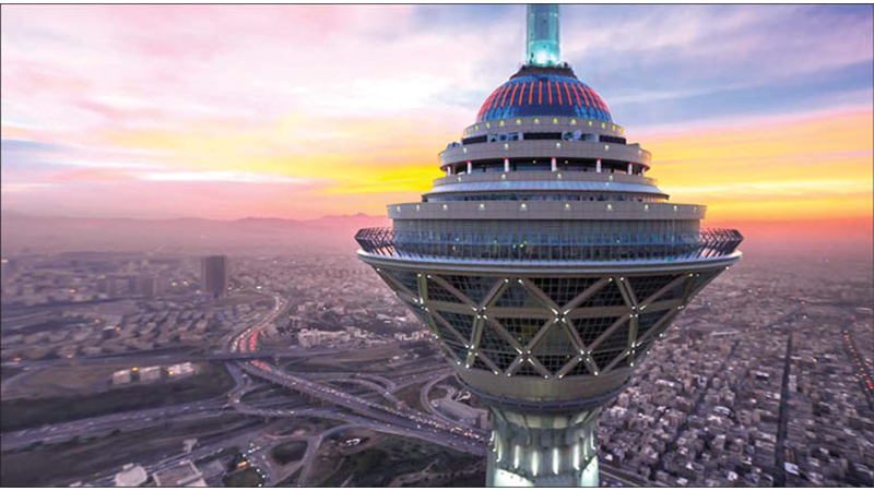 آیا برج میلاد در خطر کج شدن  و فروریختن است؟