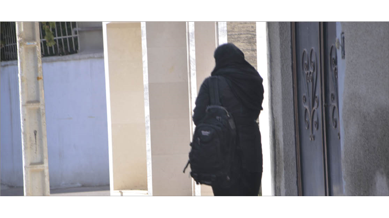 کابوس دختر جوان در دخمه شیطانی