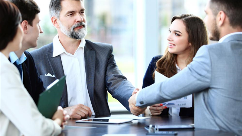 چه کار کنیم که نزد دیگران فردی محبوب باشیم