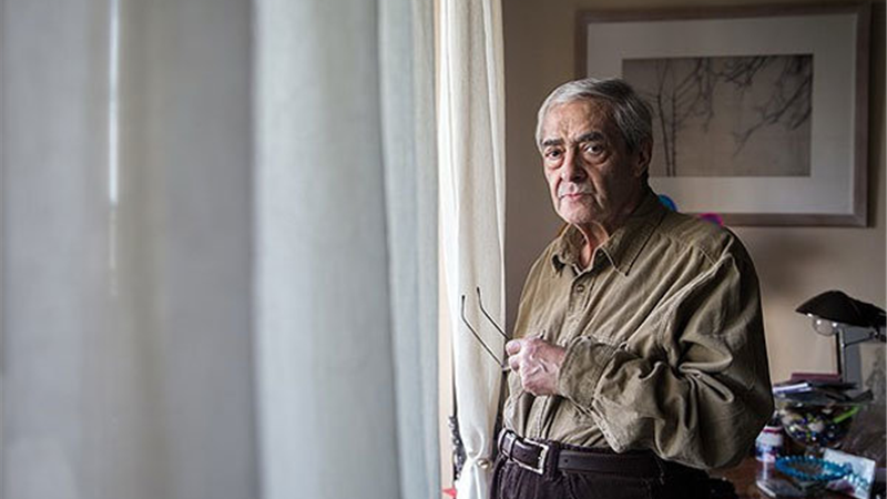 شعری عاشقانه از احمدرضا احمدی؛ حقیقت دارد، تو را دوست دارم