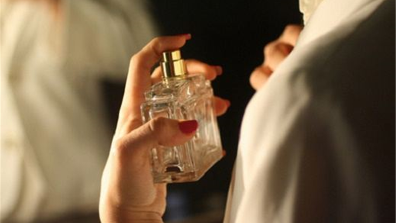 چگونه بفهمیم عطر و ادکلن اصل است یا فیک و قلابی