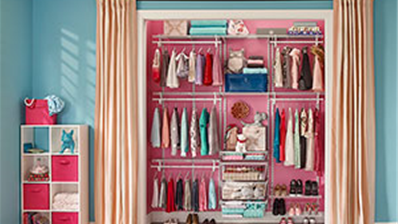 راهنمای کامل  ست کردن لباس مجلسی مشکی برای خانم‌ها