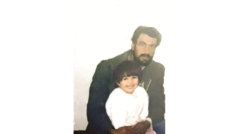 خانم بازیگر بعد از 27 سال دنبال خواهر فروخته شده‌اش می‌گردد