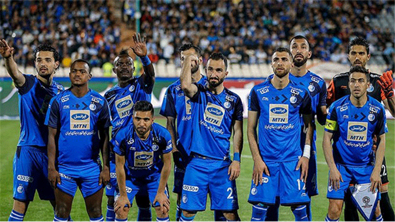 استقلال بدون گلزن حرفه‌ای، بدون دفاع وسط