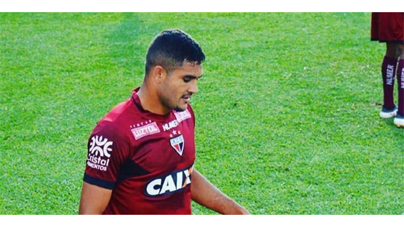 جونیور براندائو؛  اکتیو، انرژیک و سرزن