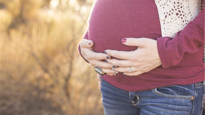 در دوران بارداری چه بخوریم که فرزندمان زیبا باشد