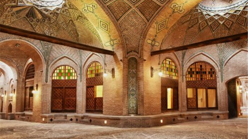 هر آنچه درباره سرای سعدالسطنه قزوین و تاریخچه و معماری آن باید بدانید