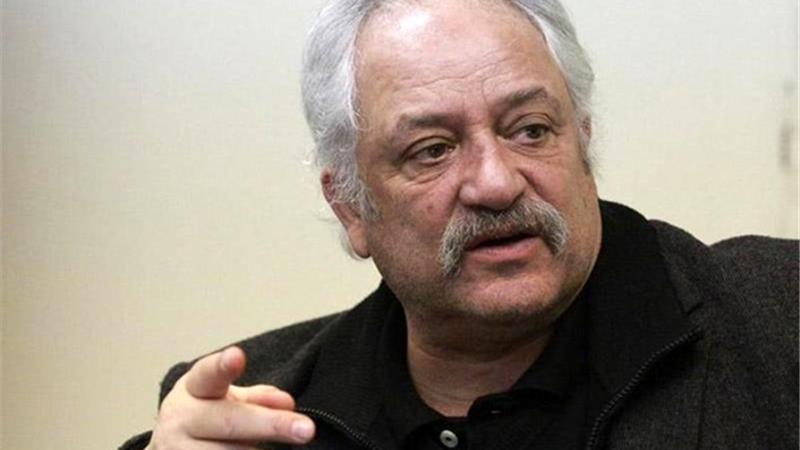 بهمن فروتن: سردار آزمون بیرون محوطه بازی کند راه گلزنی باز می‌شود