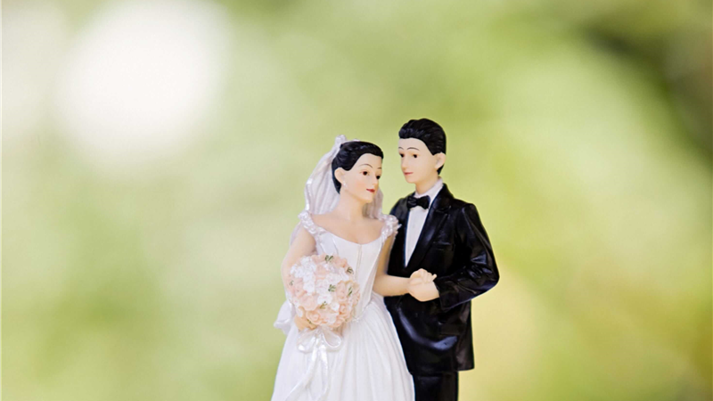 تازه داماد ۱۰ زن صیغه‌ای داشت