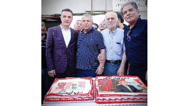 عکسی از جشن تولد علی پروین