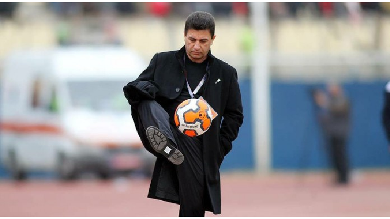 قلعه نویی، مردی که مدام خودش را بازسازی می‌کند