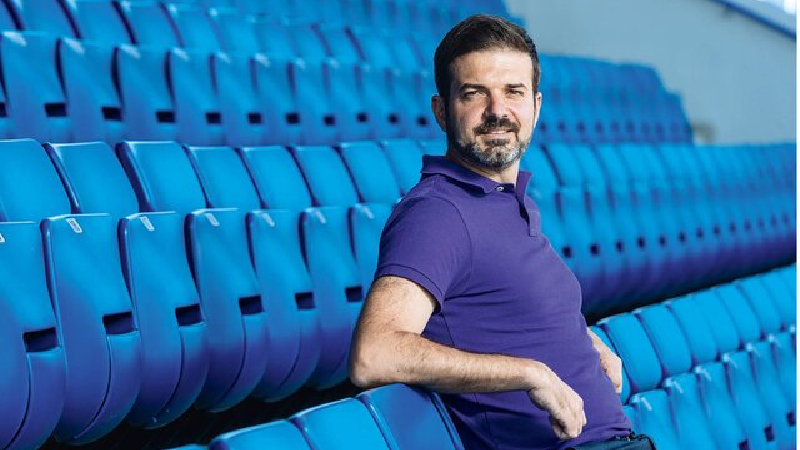 استراماچونی؛ تماشاچی بازی استقلال