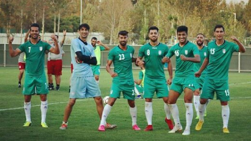 مردان ویلموتس به خط شدند