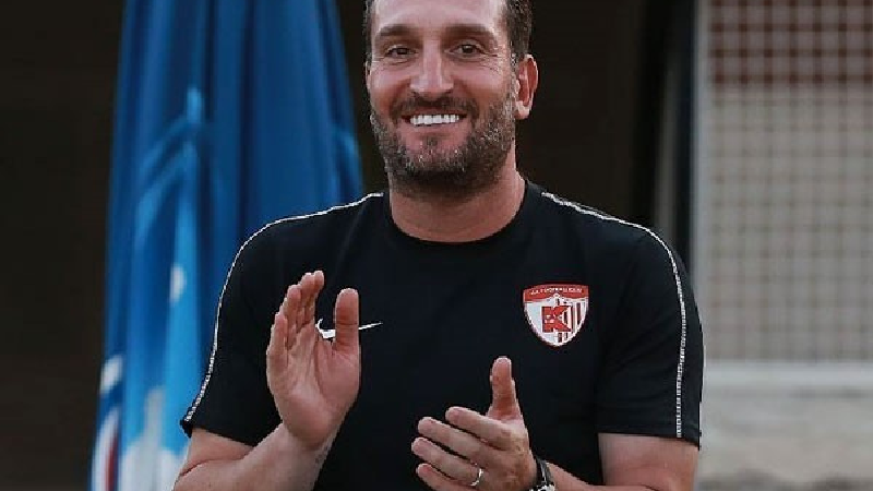 ادموند بزیک:باید به جونیور زمان بدهیم