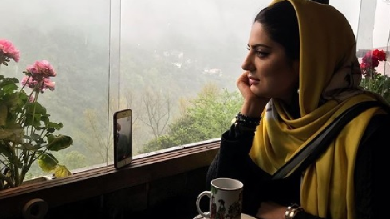 عکس و دلنوشته شاعرانه هلیا امامی