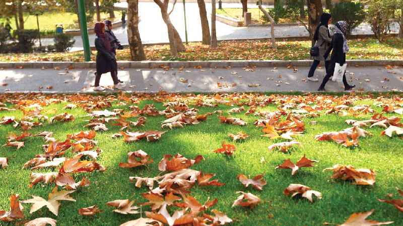 پیشنهادهایی برای داشتن شیک‌ترین تیپ پاییزی زنانه