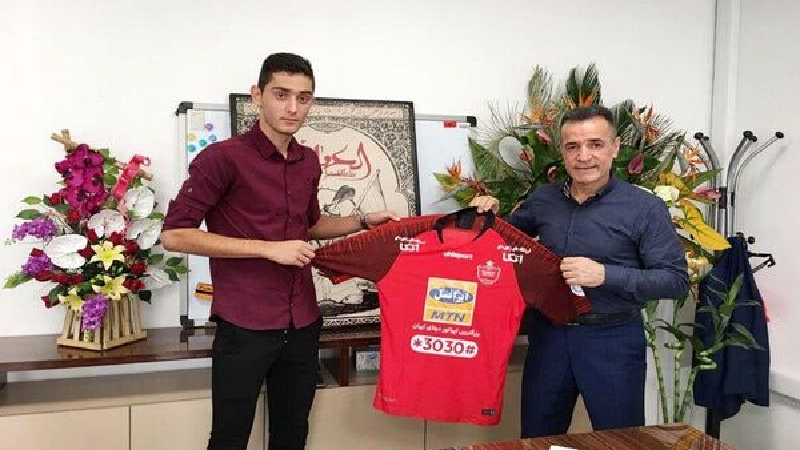 آریا برزگر ستاره پرفروغ پرسپولیس می‌شود؟