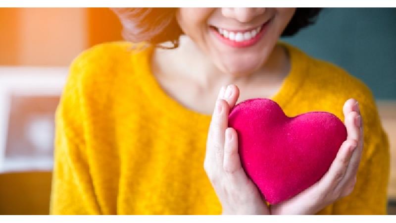 دختران چگونه عشق را با زبان بدن نشان می‌دهند