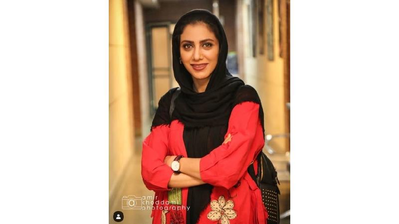 دلنوشته‌های شاعرانه و عاشقانه مونا فرجاد