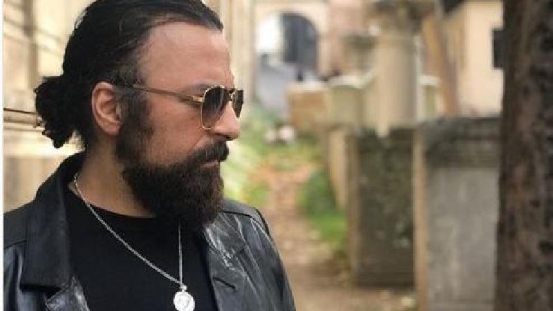 حسام منظور با تیپ متفاوت و نوشته‌ای عاشقانه