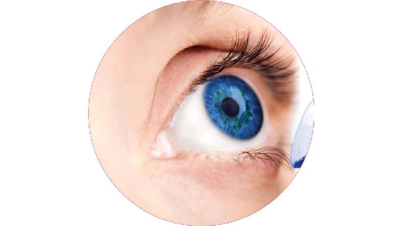لنز رنگی و نکاتی که برای پیشگیری از عوارض آن باید بدانید