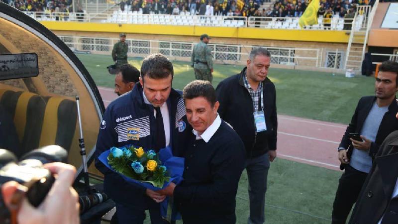 بازی قلعه‌نویی و استراماچونی تازه شروع شد