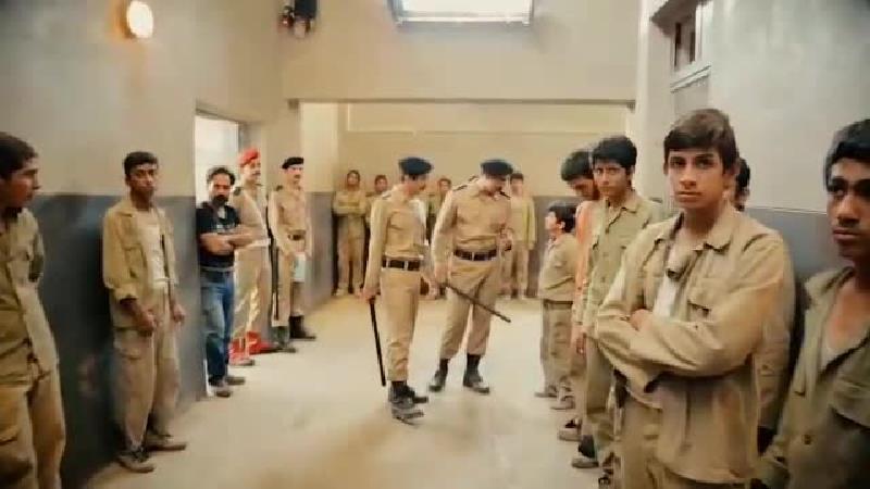 معرفی کامل فیلم 23 نفر؛ روایتی از آدم‌های واقعی جنگ