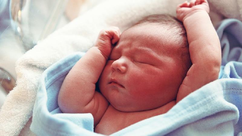 نوازدان لاکچری؛ از پستونک طلا تا ....