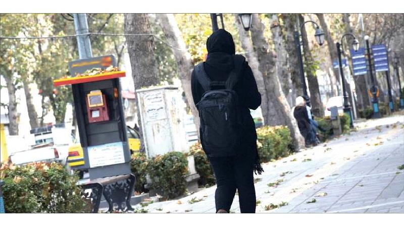 دختر جوان در تله محبت دروغین