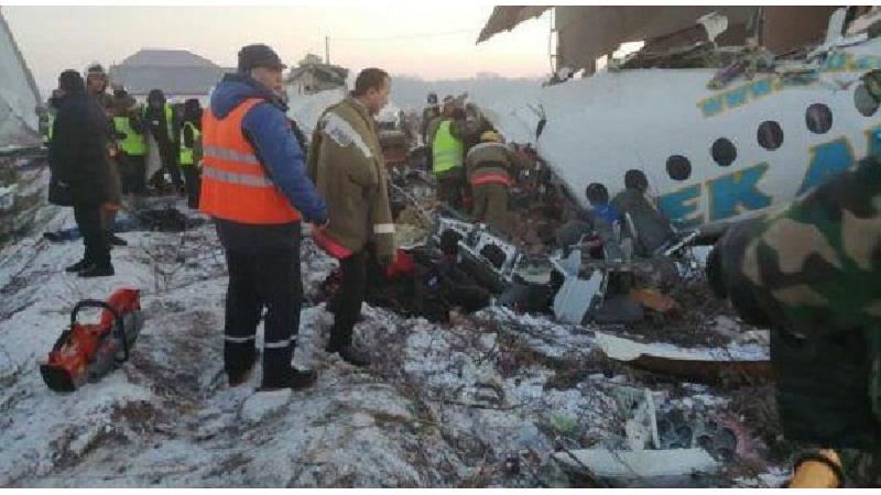 سقوط مرگبار هواپیمای مسافربری در قزاقستان با ۹۵ سرنشین