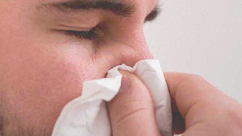 پولیپ بینی؛ علت‌ها، عوارض و راه‌های درمان از روش‌های خانگی تا جراحی