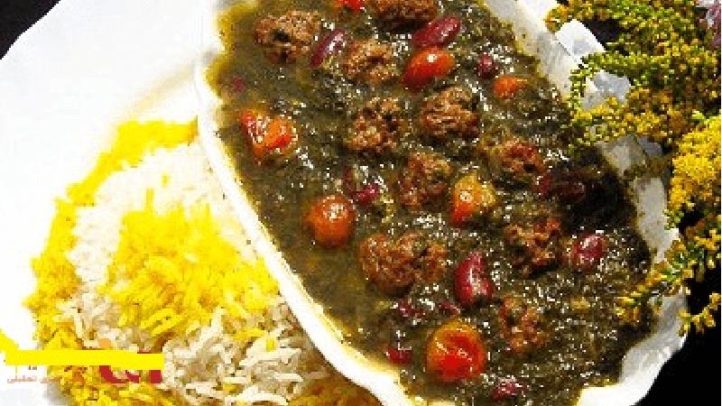 چگونه خوشمزه‌ترین خورشت آلو اسفناج را بپزیم