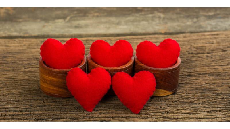 سالگرد ازدواج را چه‌ طور جشن بگیریم؛  هیجان‌انگیزترین ایده‌ها و  زیباترین متن‌های تبریک