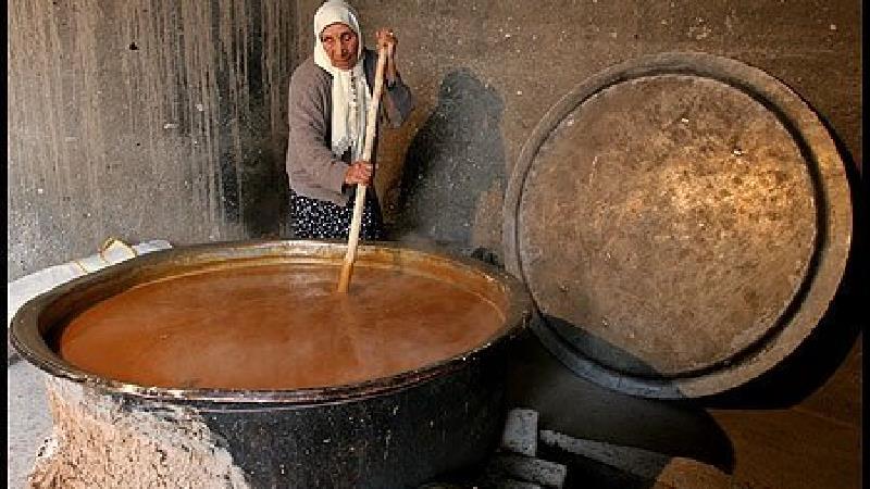 دستور پخت سمنوی خانگی و سنتی  برای سفره هفت سین + خاصیت‌ها