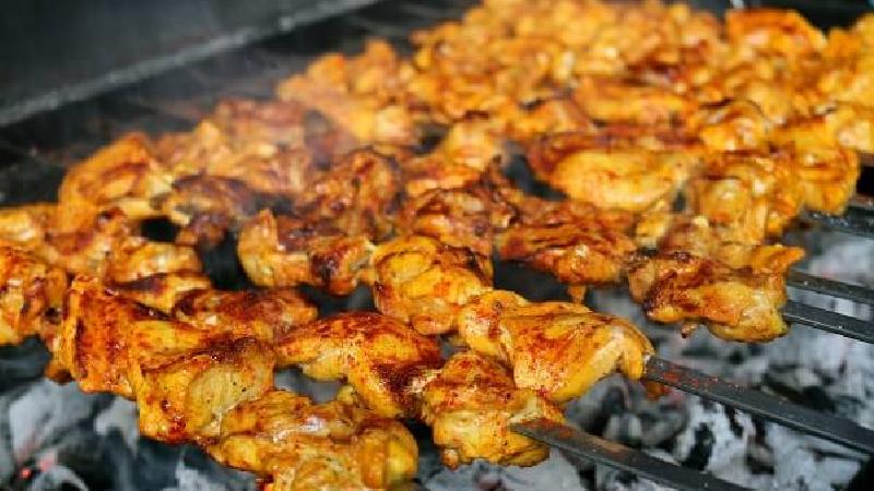 چگونه جوجه کباب را مزه دار کنیم