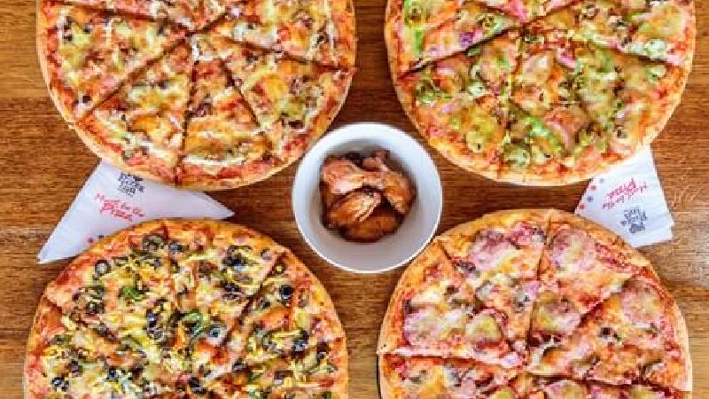 دستور پخت کامل 2 نوع پیتزای خانگی؛ پیتزای قارچ و گوشت و پپرونی