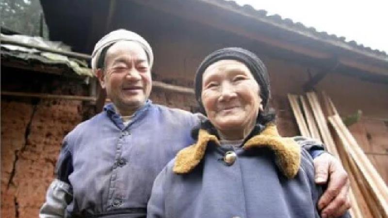 عشق افسانه‌ای زوجی که در غار زندگی کردند