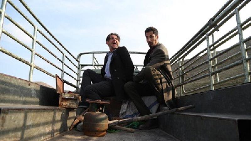 دانلود فیلم چشم و گوش بسته