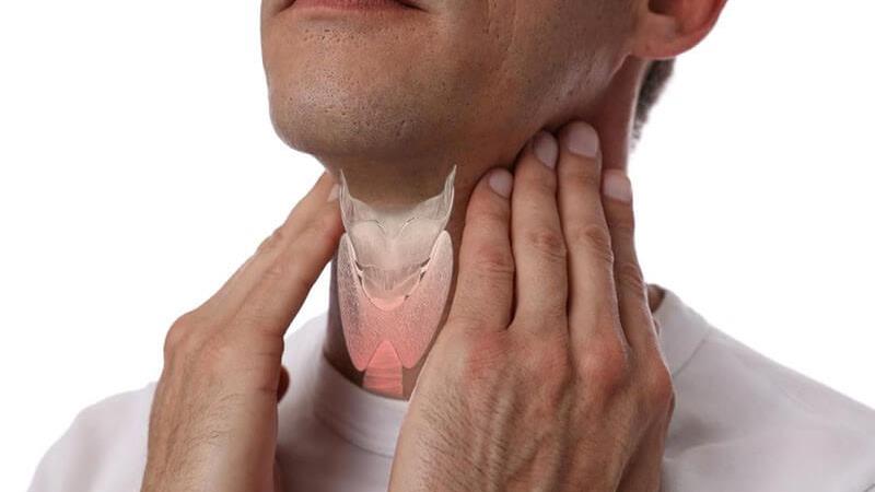 هاشیموتو چیست و چطور درمان می‌شود