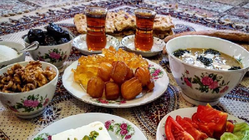 در ماه رمضان غیر از افطار شام بخوریم یا نه