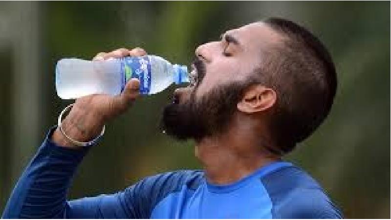 نوشیدن آب گرم چه فایده‌هایی دارد