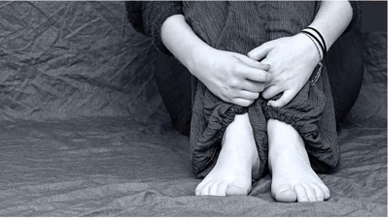 آزار شیطانی دختر 12 ساله بعد از آشنایی اینترنتی