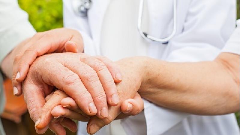 لرزش دست نشانه چیست و چه علت‌هایی دارد