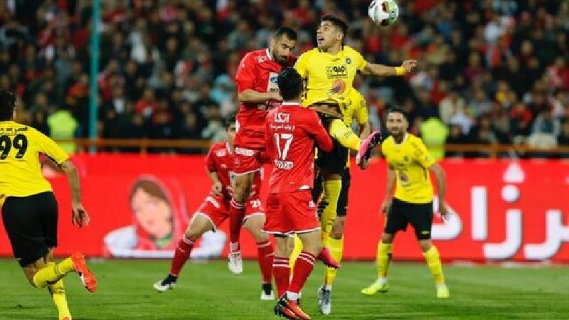 بزرگانی که در برابر پرسپولیس از نفس افتادند