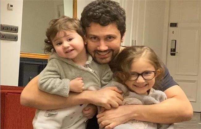 سلبریتی خوشبخت در کنار دو فرزند دوست داشتنی