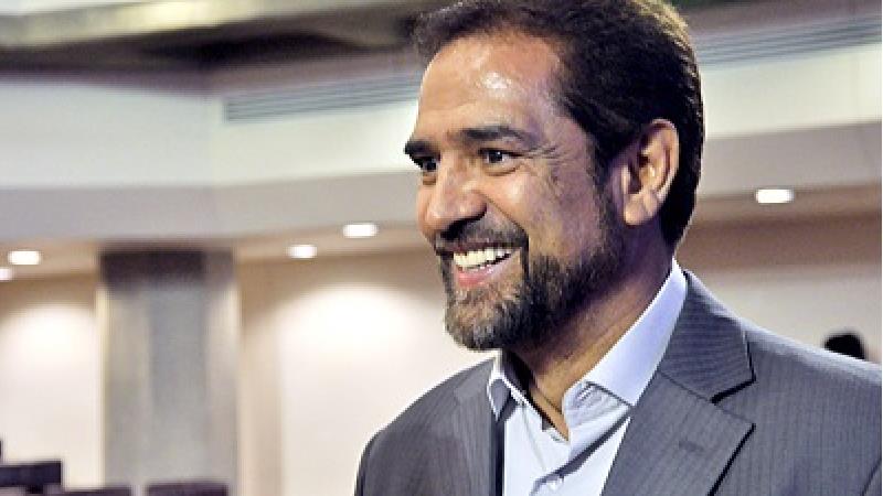 جملات تاریخی و خنده دار فیروز کریمی را بخوانید